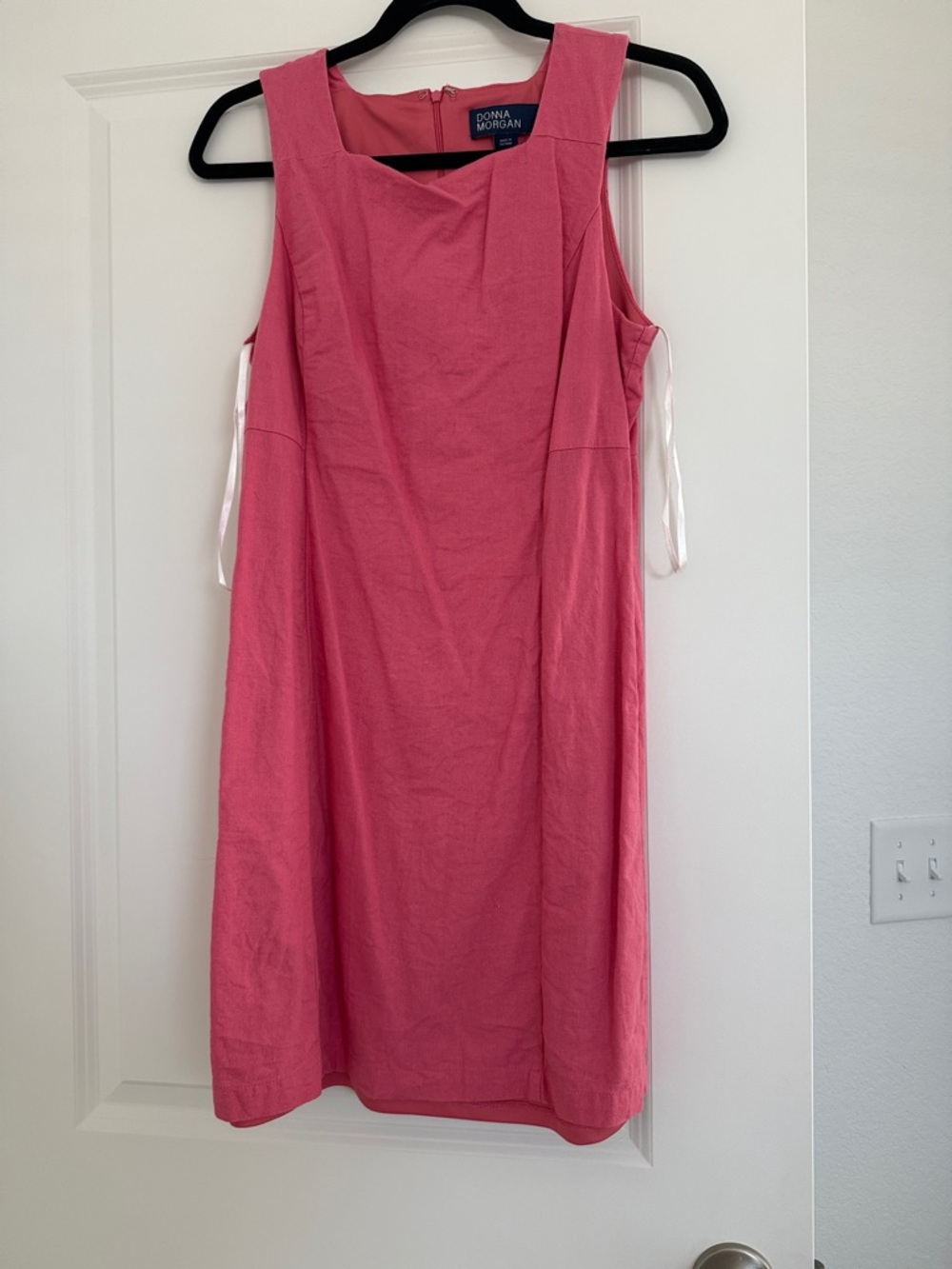Donna Morgan Coral-Pink Sleeveless Shift Dress